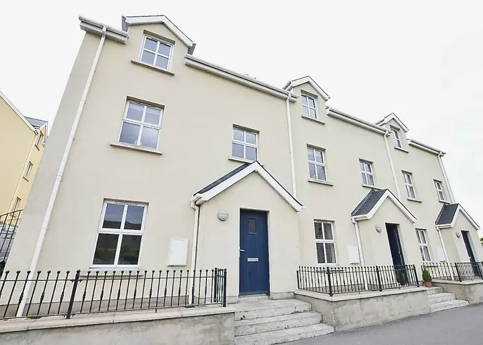 Hillyard Mews